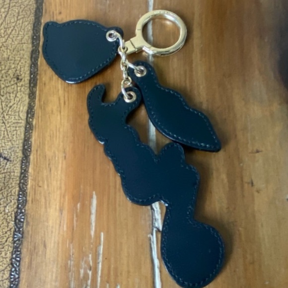 Kate Spade Run Wild Meow Novelty Gold and Red Key Holder/bag charm - Picture 2 of 7